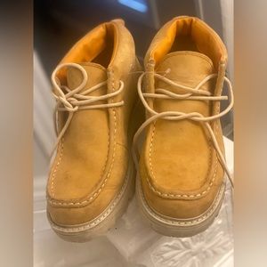 Lightly worn timberlands size 8.5